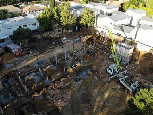 Foundations-Columns-taking-shape-2